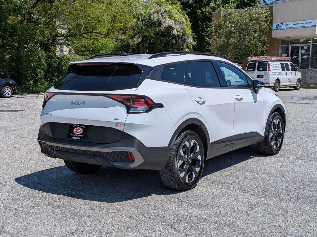 Used 2023 White Kia X-Line image 3