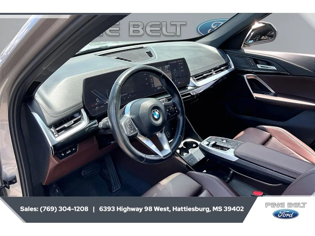 Used 2025 Space Silver Metallic BMW xDrive28i image 12