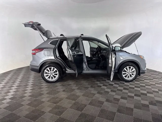 Used 2020 Gray Nissan SV image 16