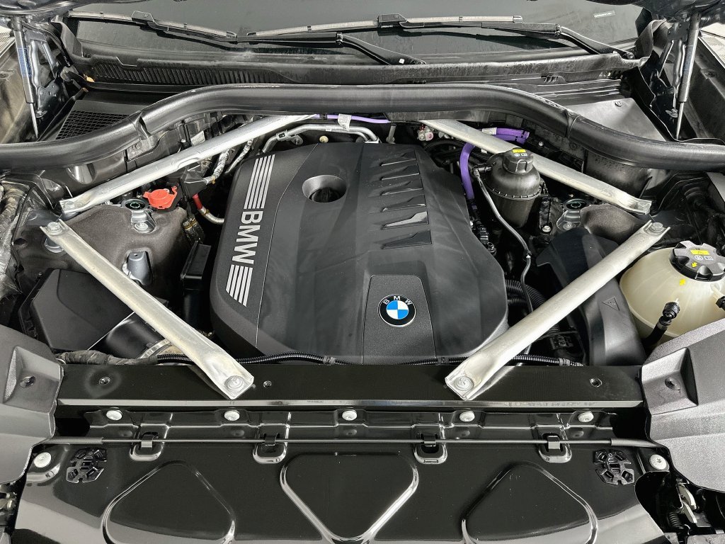Used 2023 Skyscraper Grey Metallic BMW xDrive40i image 32