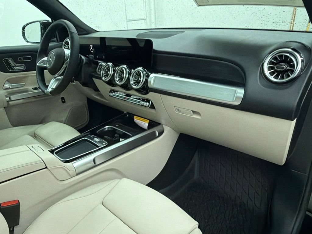 New 2026 Night Black Mercedes-Benz GLB 250 image 62