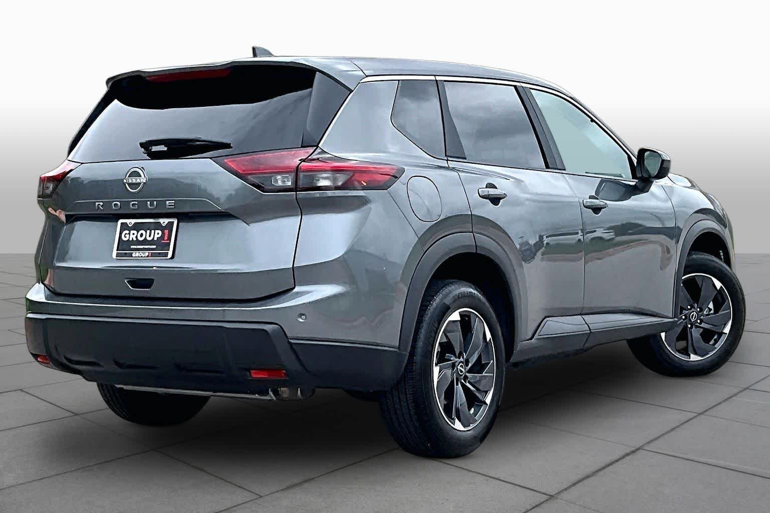 Certified Used 2025 Gun Metallic Nissan SV image 13