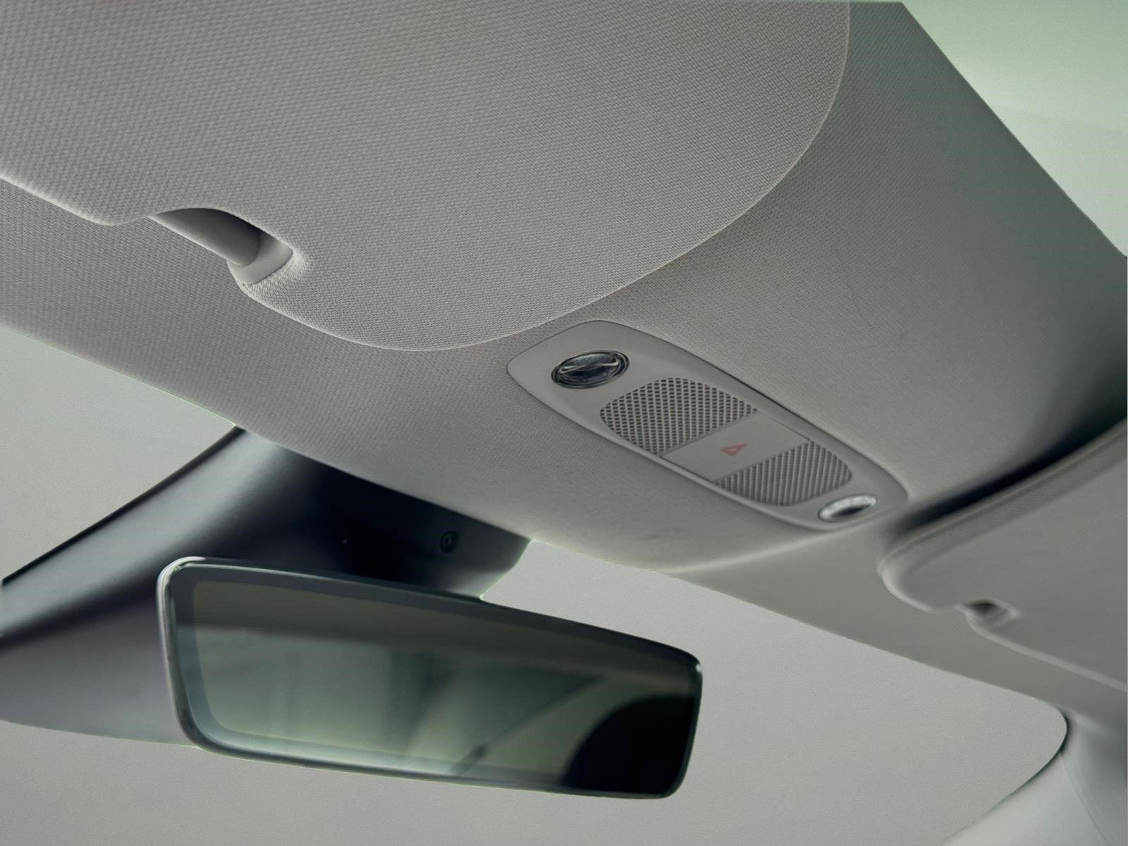 Used 2023  Tesla  image 27