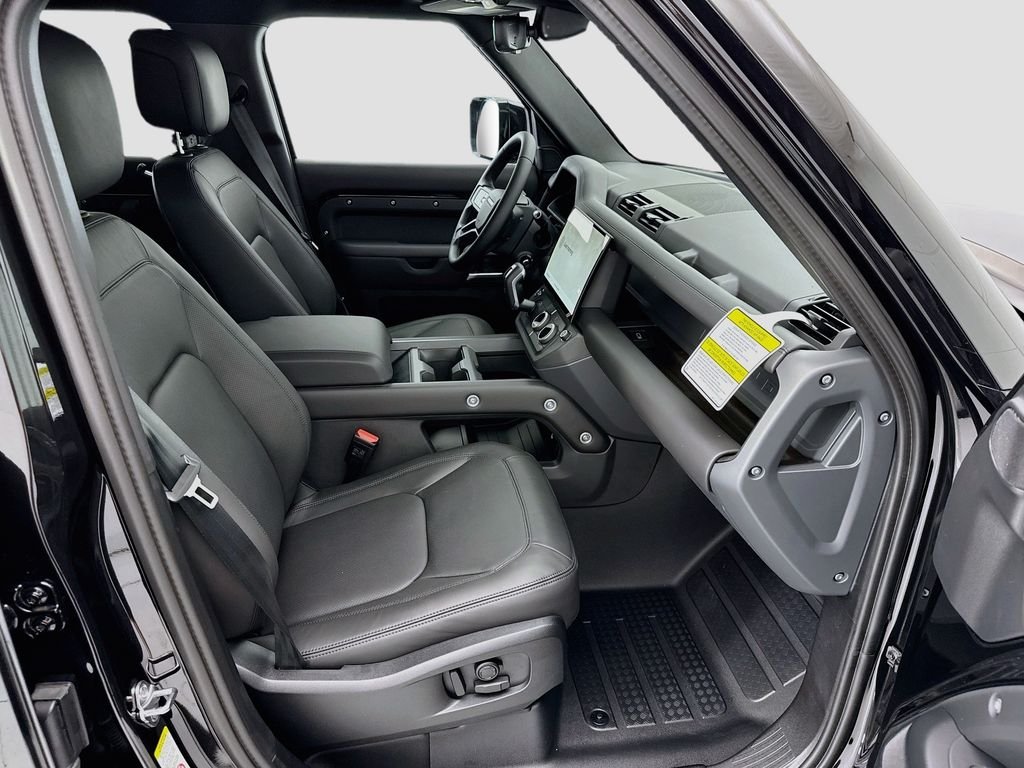 New 2026 Santorini Black Land Rover X-Dynamic SE image 18