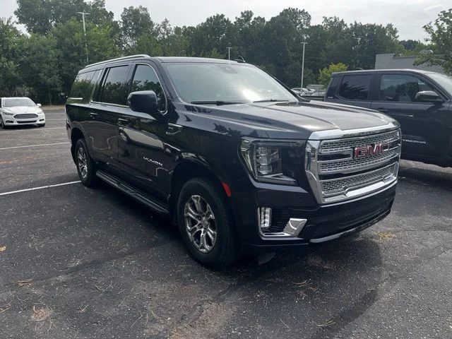 Used 2023 Gray GMC SLE image 3