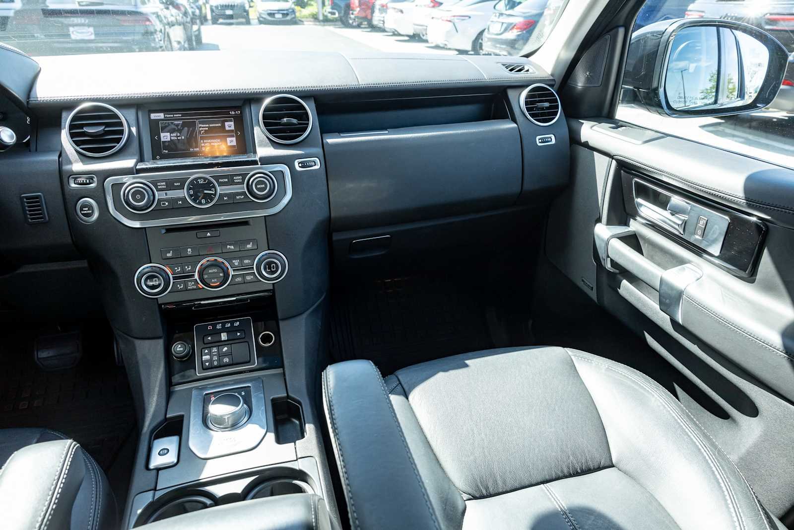 Used 2016 Santorini Black Metallic Land Rover HSE LUX Landmark Edition image 11