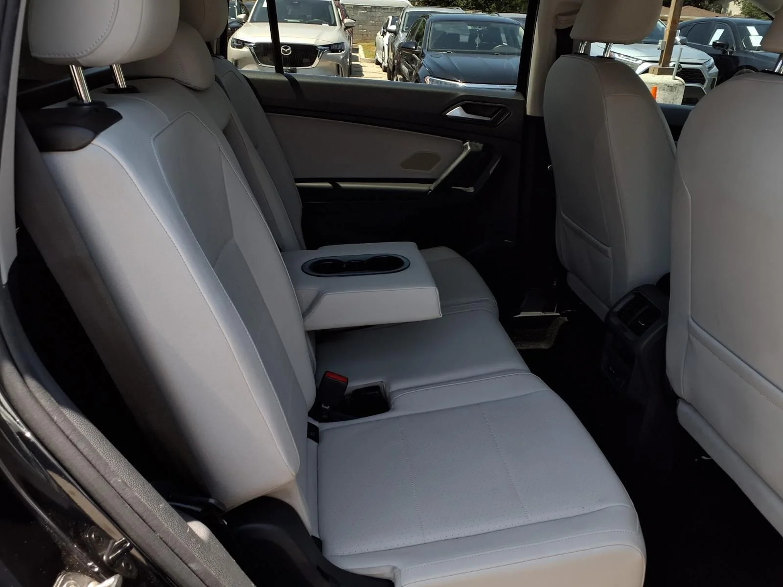 Used 2019 Black Volkswagen 2.0T SE image 22