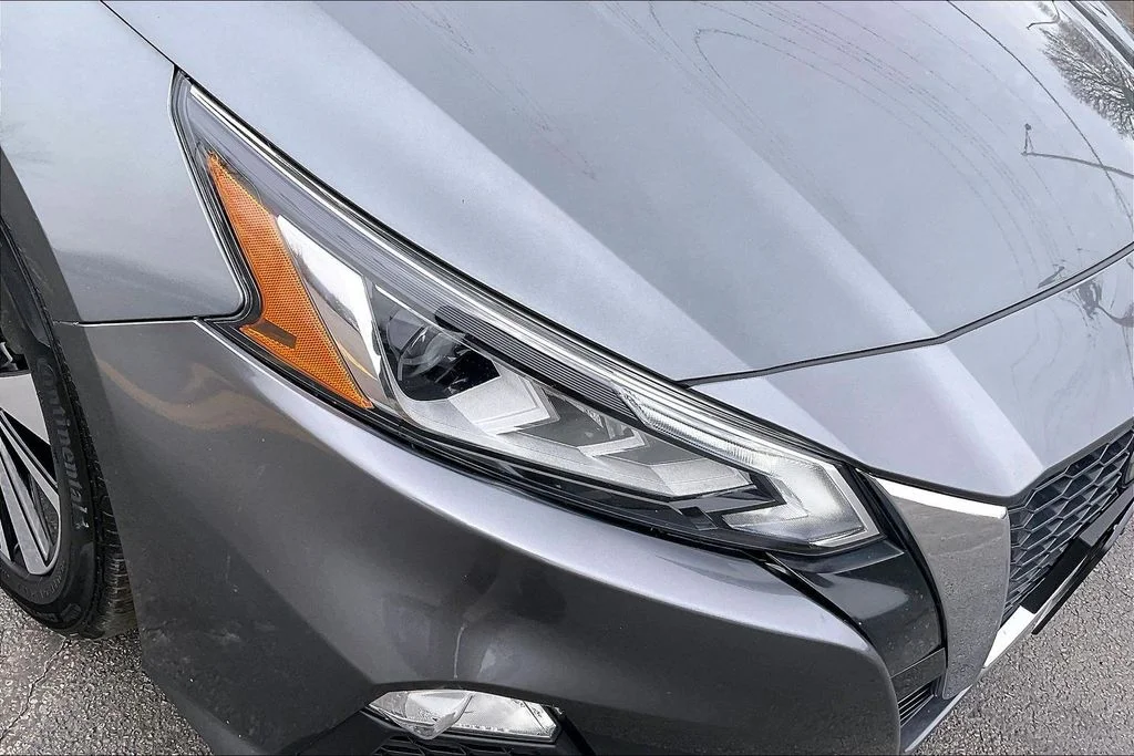 Used 2022 Gray Nissan 2.5 SV image 31