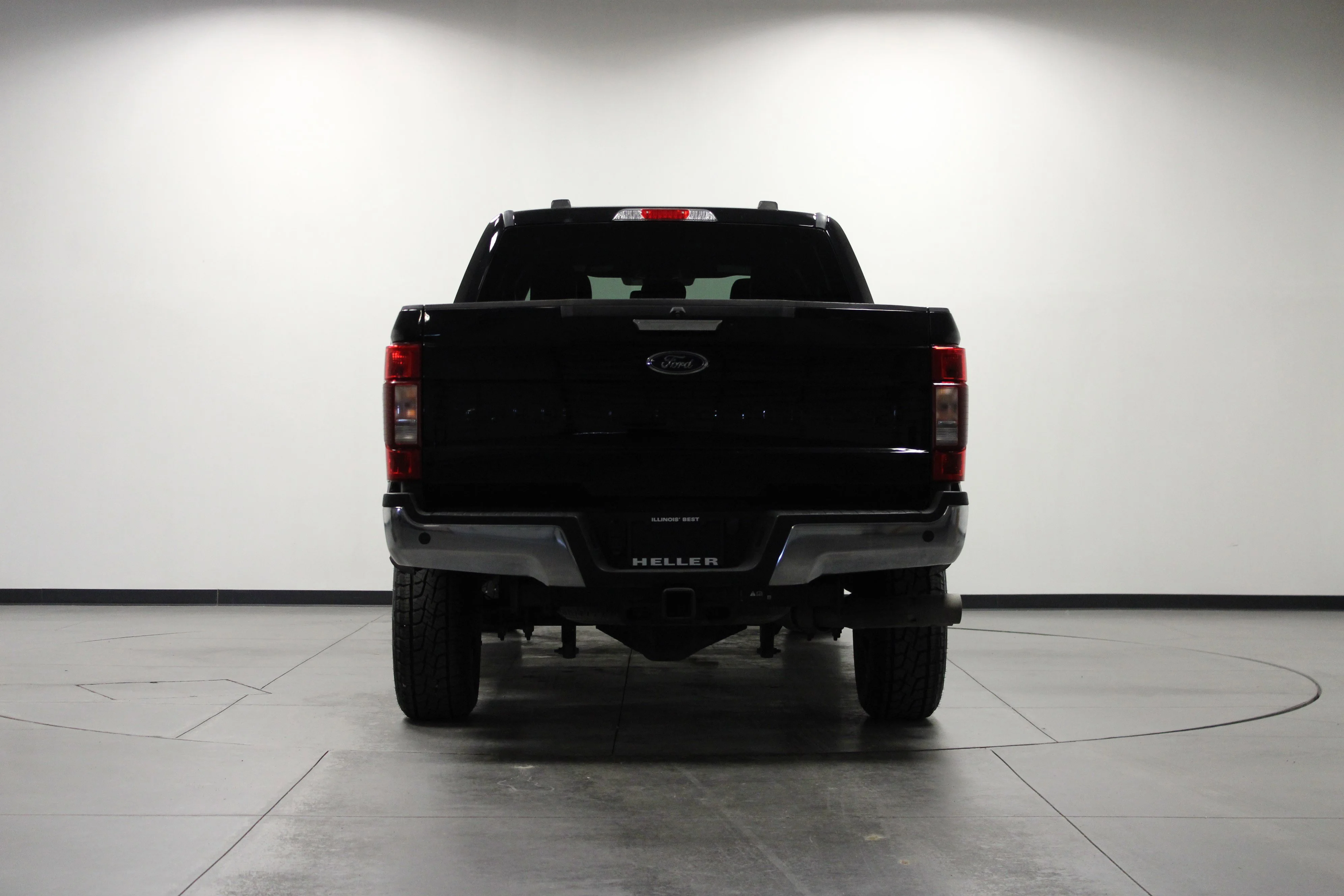 Used 2022 Agate Black Metallic Ford Lariat image 5
