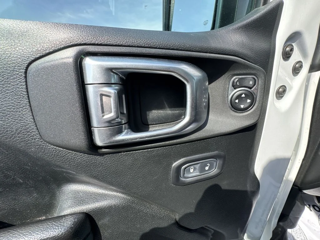 Used 2020 White Jeep Unlimited Sport Altitude image 13