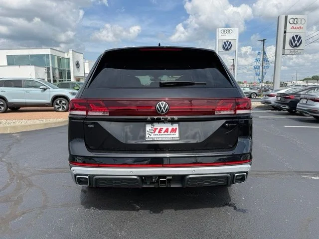 New 2026 Black Volkswagen 2.0T Peak Edition image 4