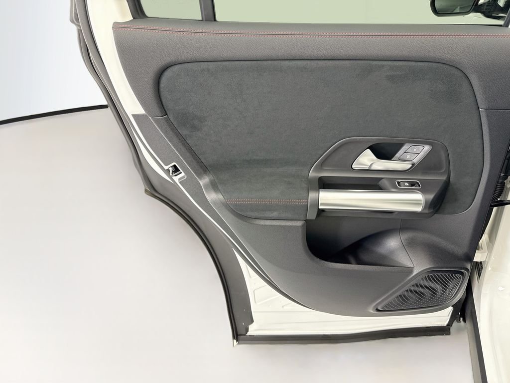 New 2026 Polar White Mercedes-Benz GLA 250 image 24