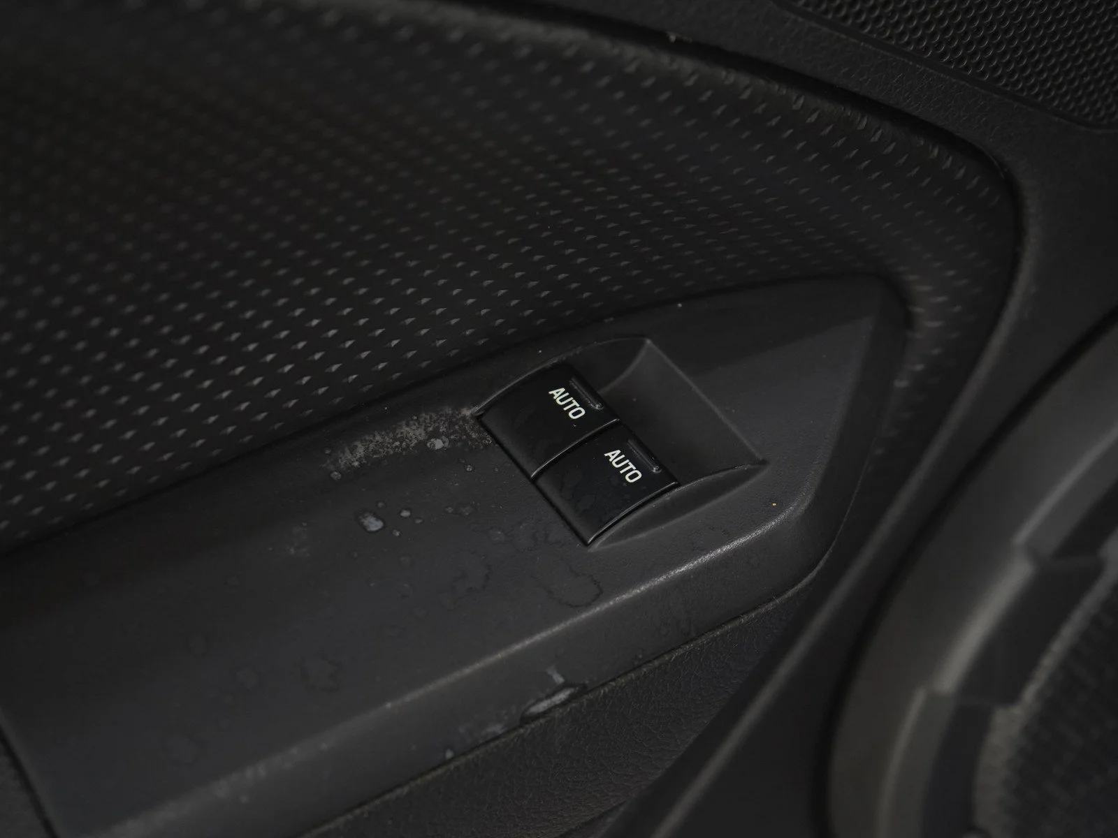 Used 2005  Ford GT Premium image 14
