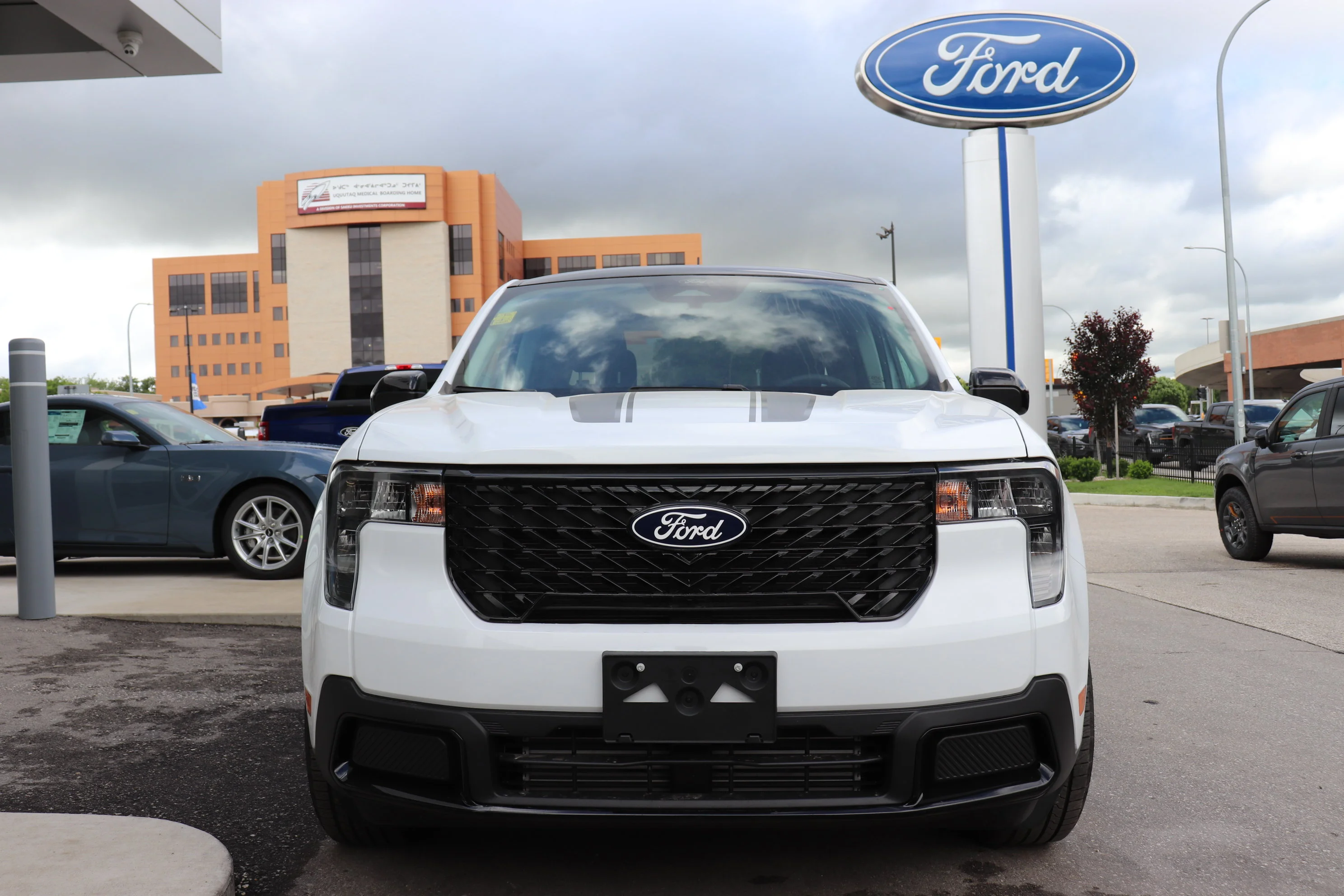 New 2026 OXFORD WHITE Ford XLT image 2