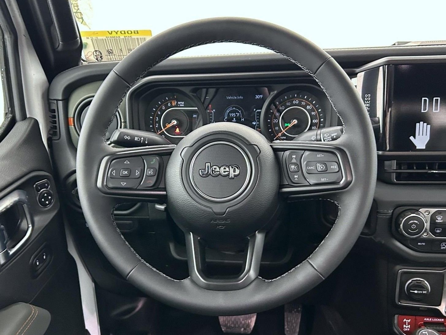 New 2026 Bright White Clear-Coat Exterior Paint Jeep Mojave X image 11