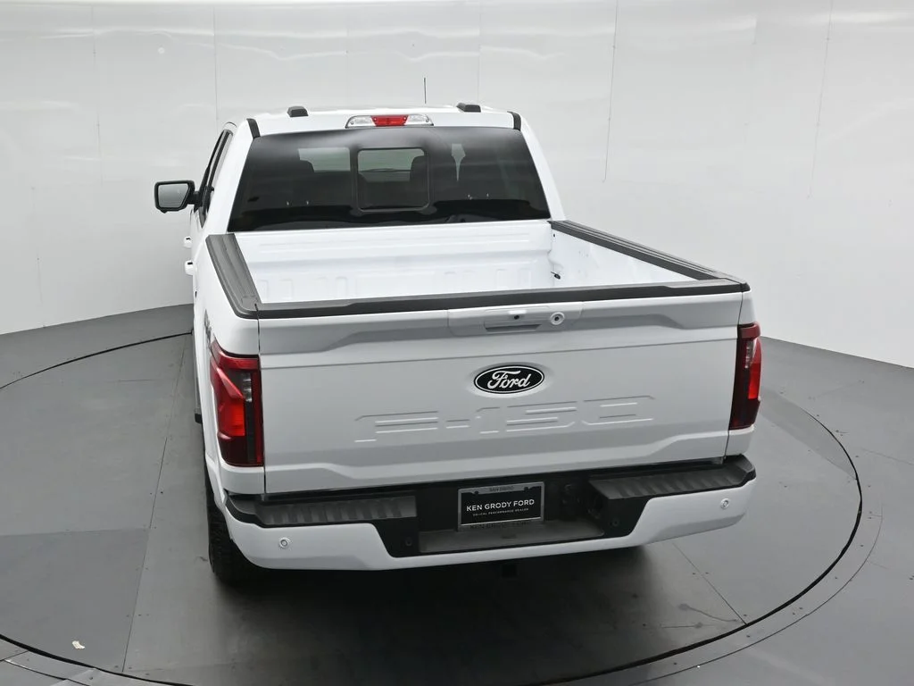 New 2026 Oxford White Ford XLT image 39