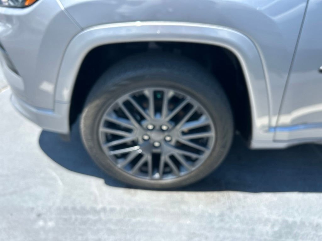 Used 2022 Silver Jeep Limited image 53