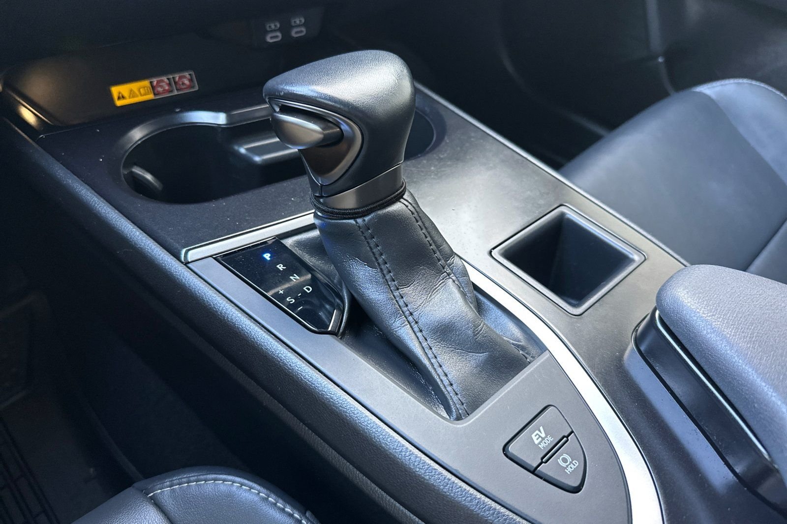Used 2023 White Lexus 250h Base image 21