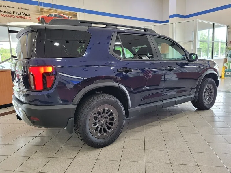 New 2026 Obsidian Blue Pearl Honda TRAILSPORT AWD image 4