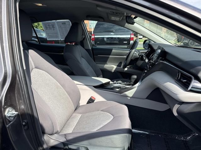 2021 Toyota Camry LE - Photo 15