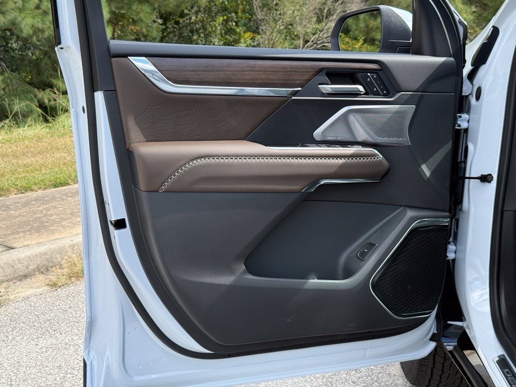 2027 GMC Acadia Denali Ultimate - Photo 16