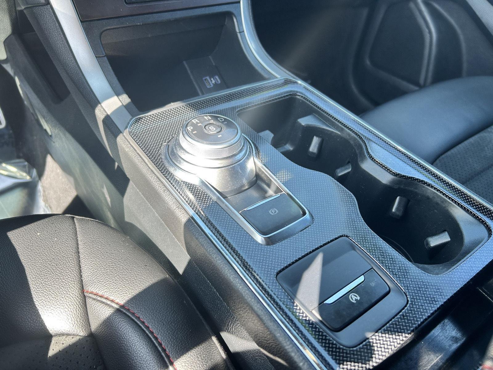 Used 2021 Star White Metallic Tri-Coat Ford ST-Line image 13