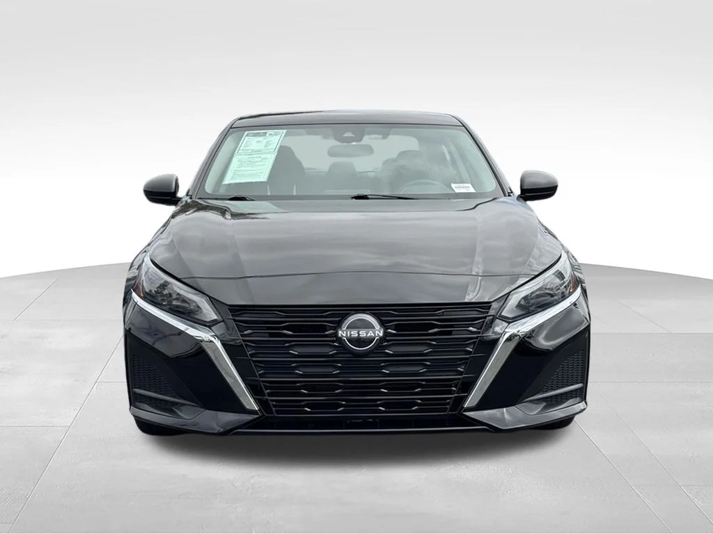 Used 2024 Black Nissan 2.5 SV image 3