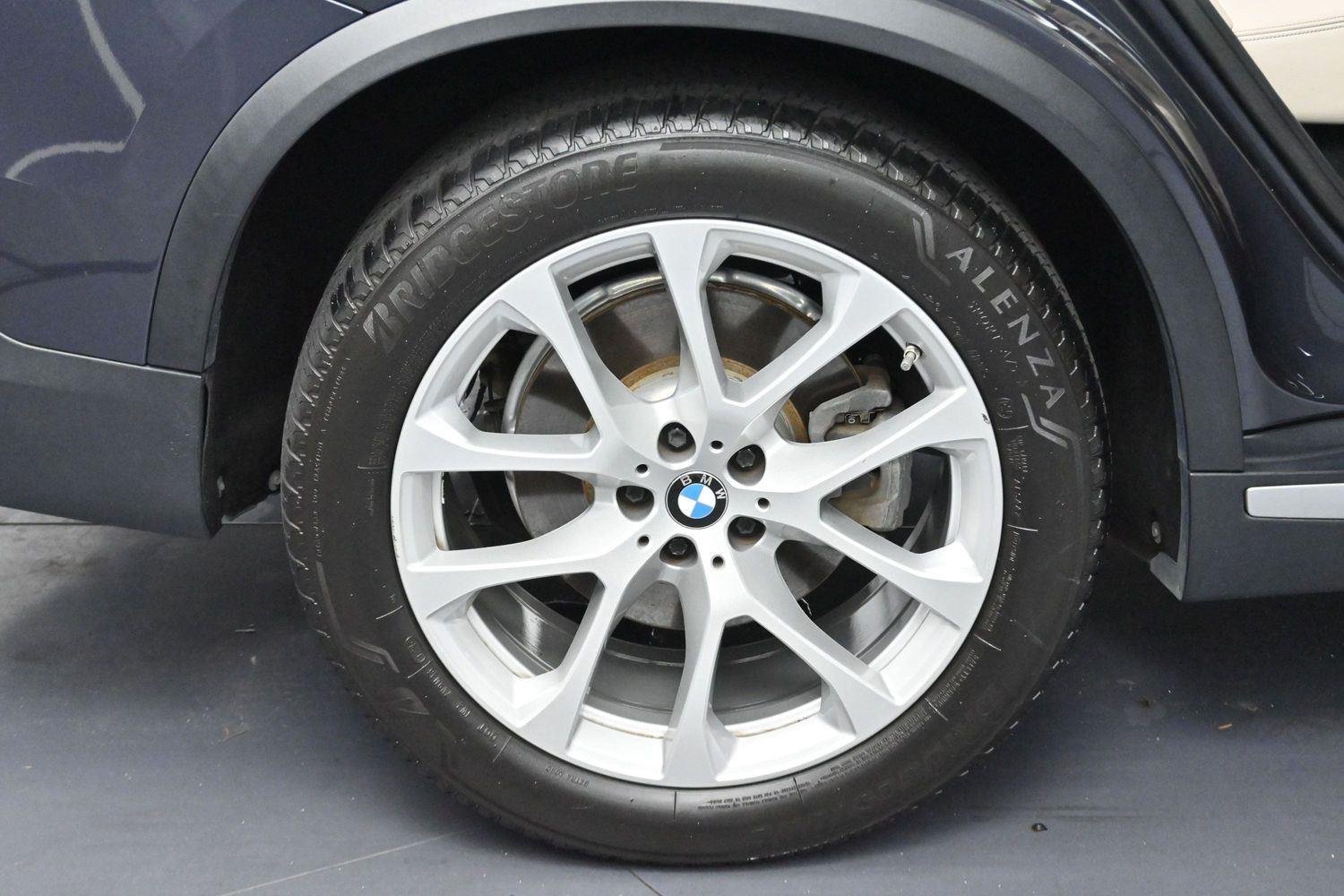 Used 2019 Arctic Gray Metallic BMW xDrive40i image 42