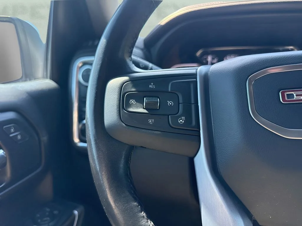 Used 2021 SUMMIT WHITE GMC Elevation image 15