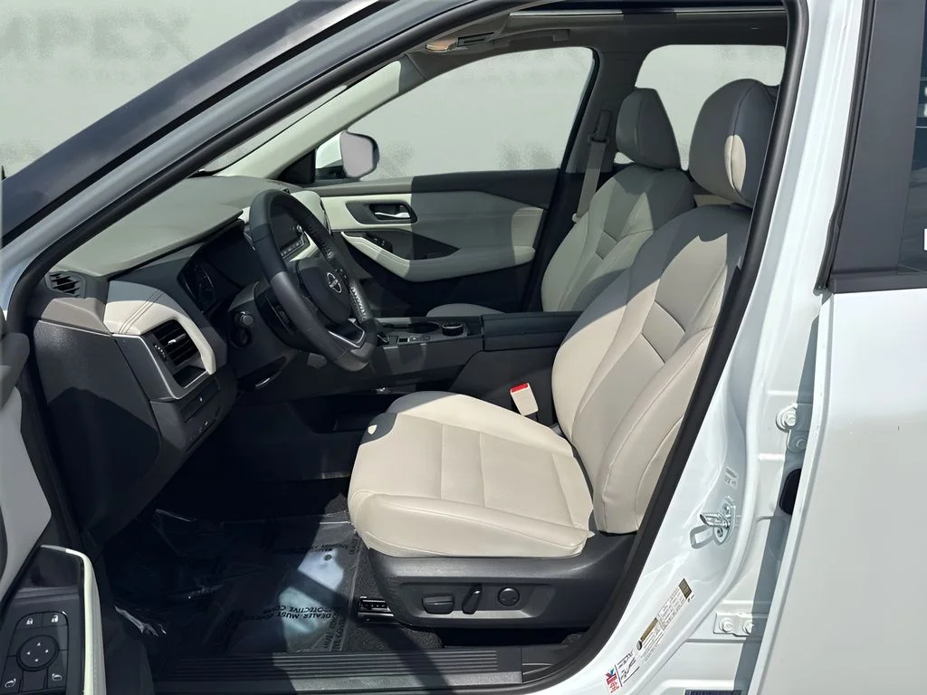 Used 2024 White Nissan SV image 9