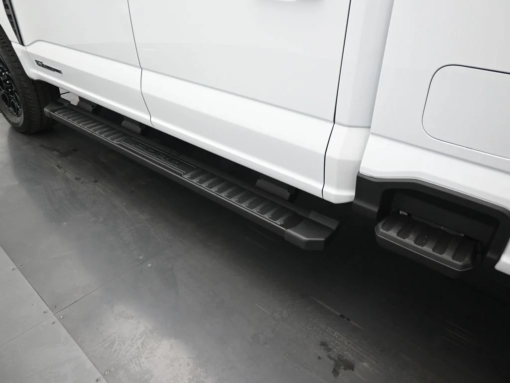 New 2026 Oxford White Ford Lariat image 25