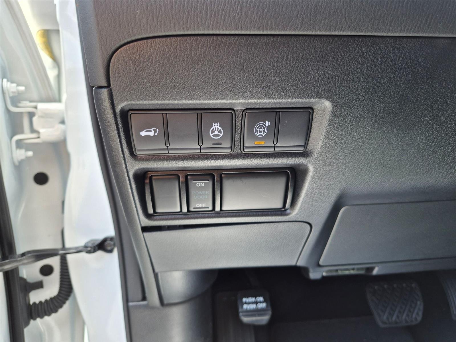 Used 2024 Aspen White Tricoat Nissan SL image 15
