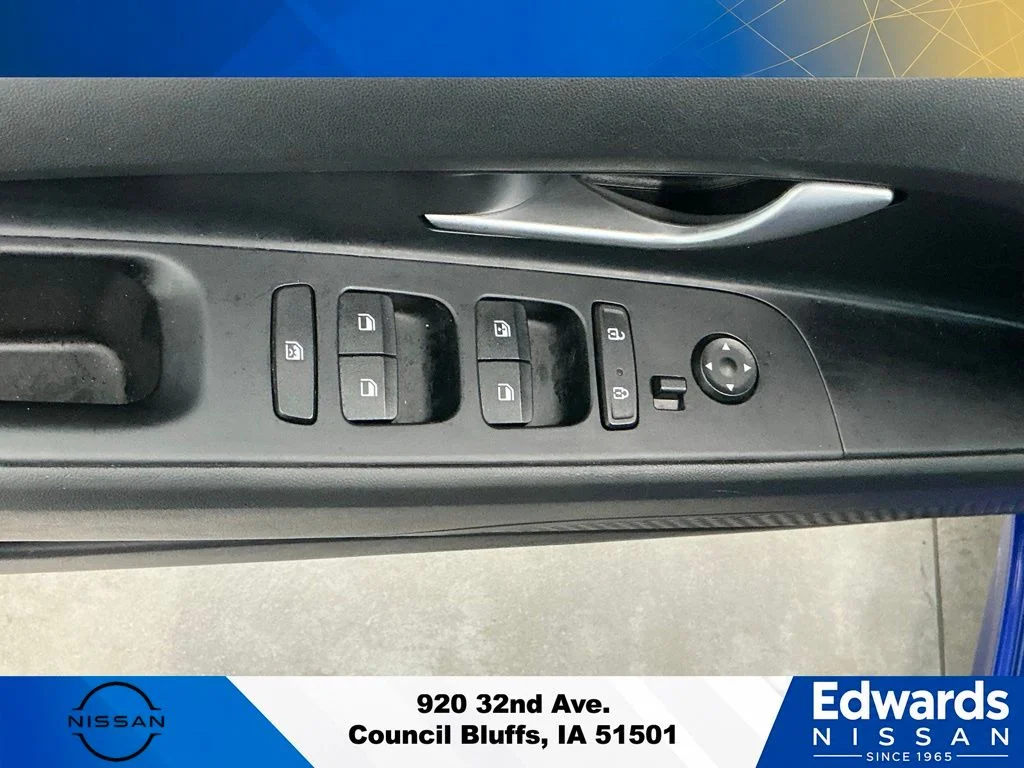 Used 2023 Blue Hyundai SEL image 18