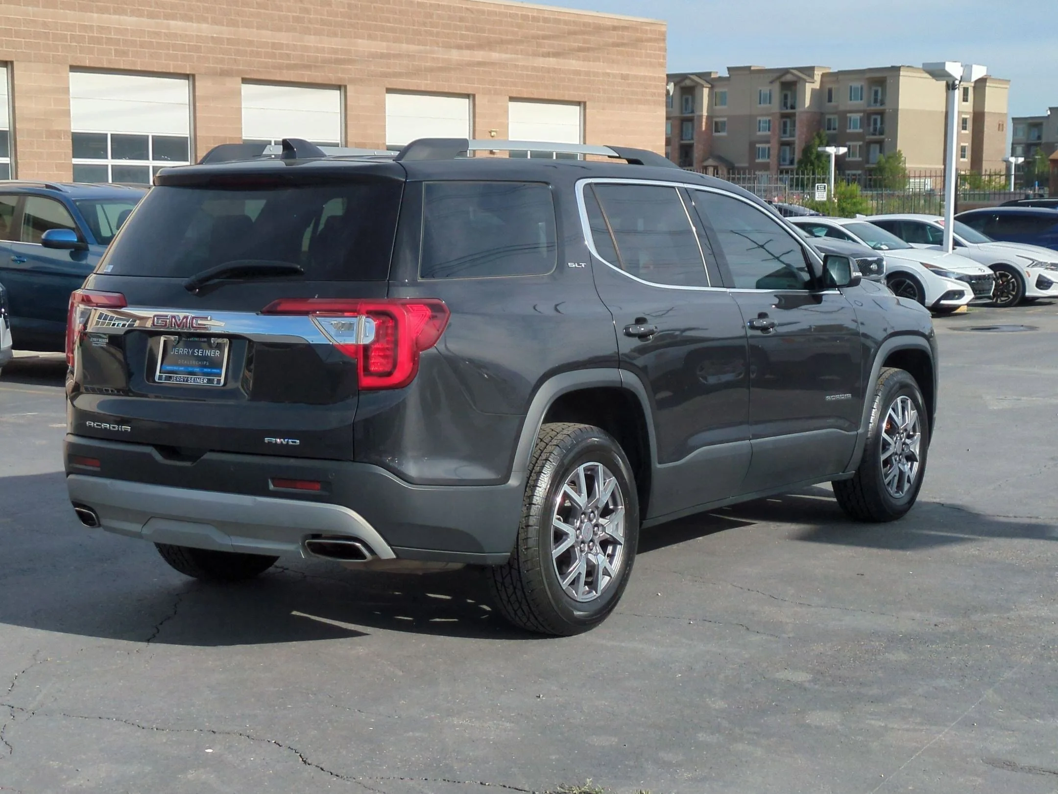 Used 2020 Carbon Black Metallic GMC SLT image 6