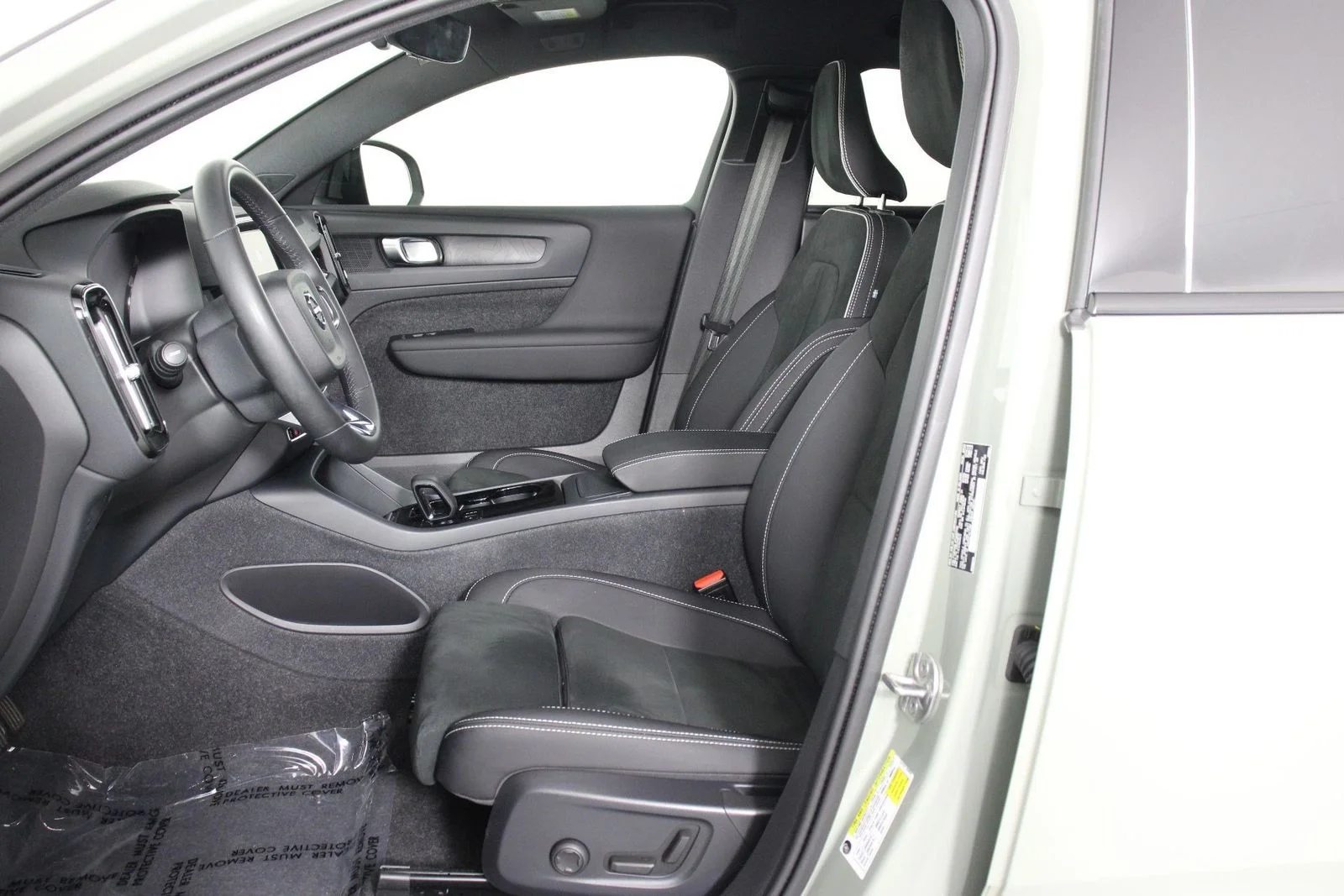 Certified Used 2023 Green Volvo Twin Plus image 29