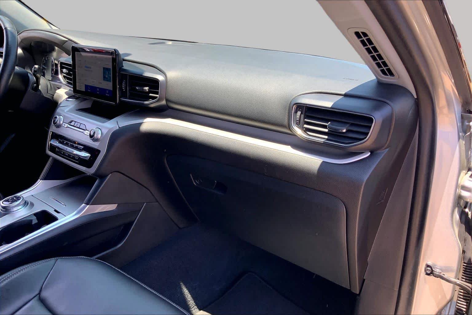 Used 2023 Iconic Silver Metallic Ford XLT image 19