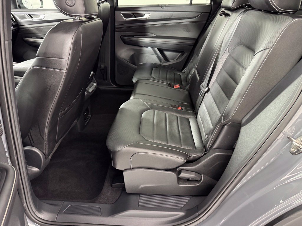 Used 2024 Pure Gray Volkswagen 2.0T SEL image 28