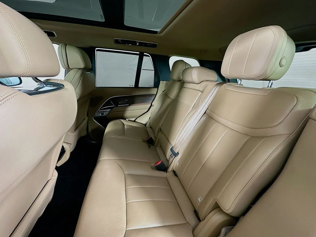 Used 2024 Carpathian Gray Premium Metallic Land Rover SE image 24
