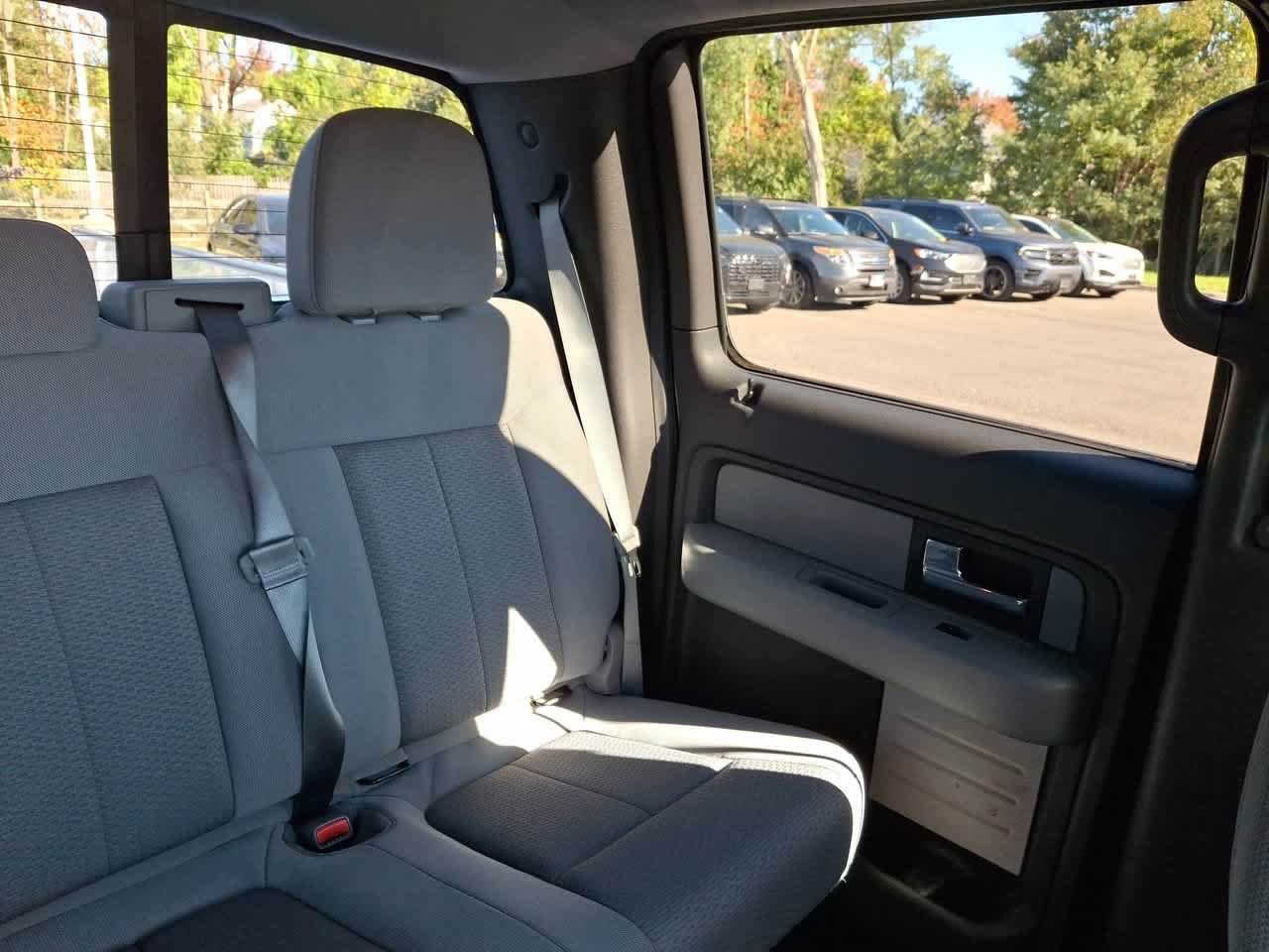 Used 2014 Sterling Gray Metallic/Ingot Silver Metallic Ford XLT image 14
