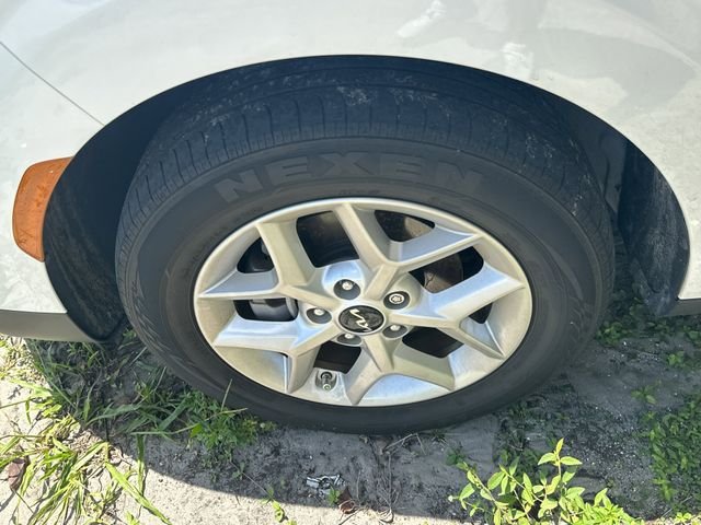 Used 2024 White Kia LX image 4