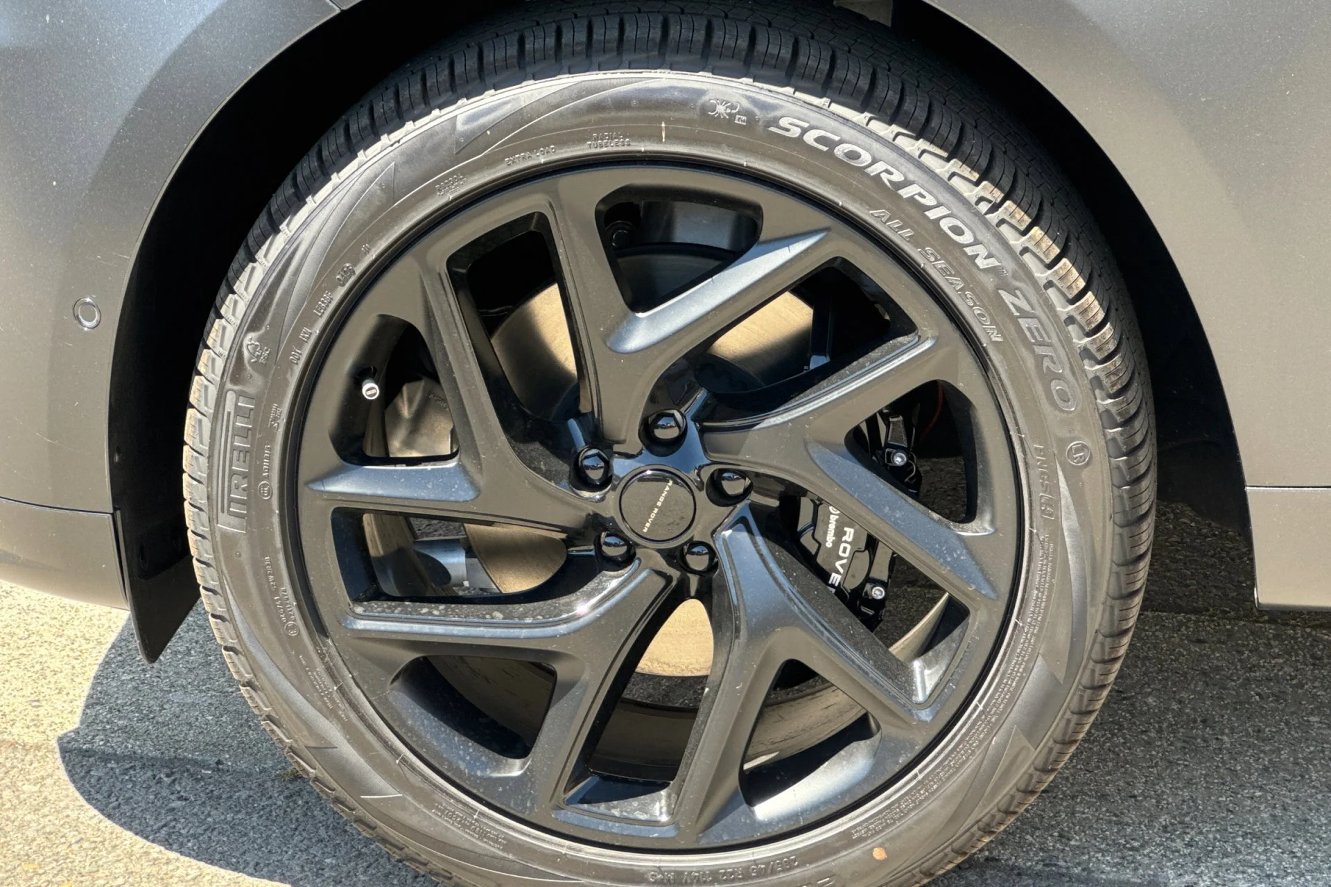 New 2026 Carpathian Grey Land Rover Dynamic SE image 11