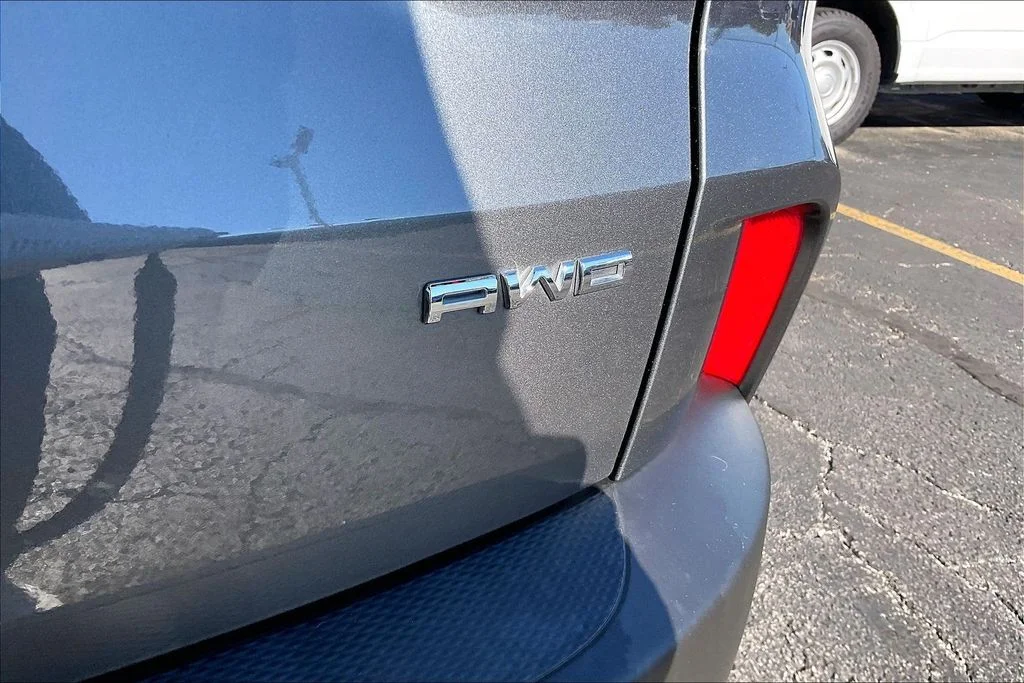 Used 2025 Gray Ford ST-Line image 32