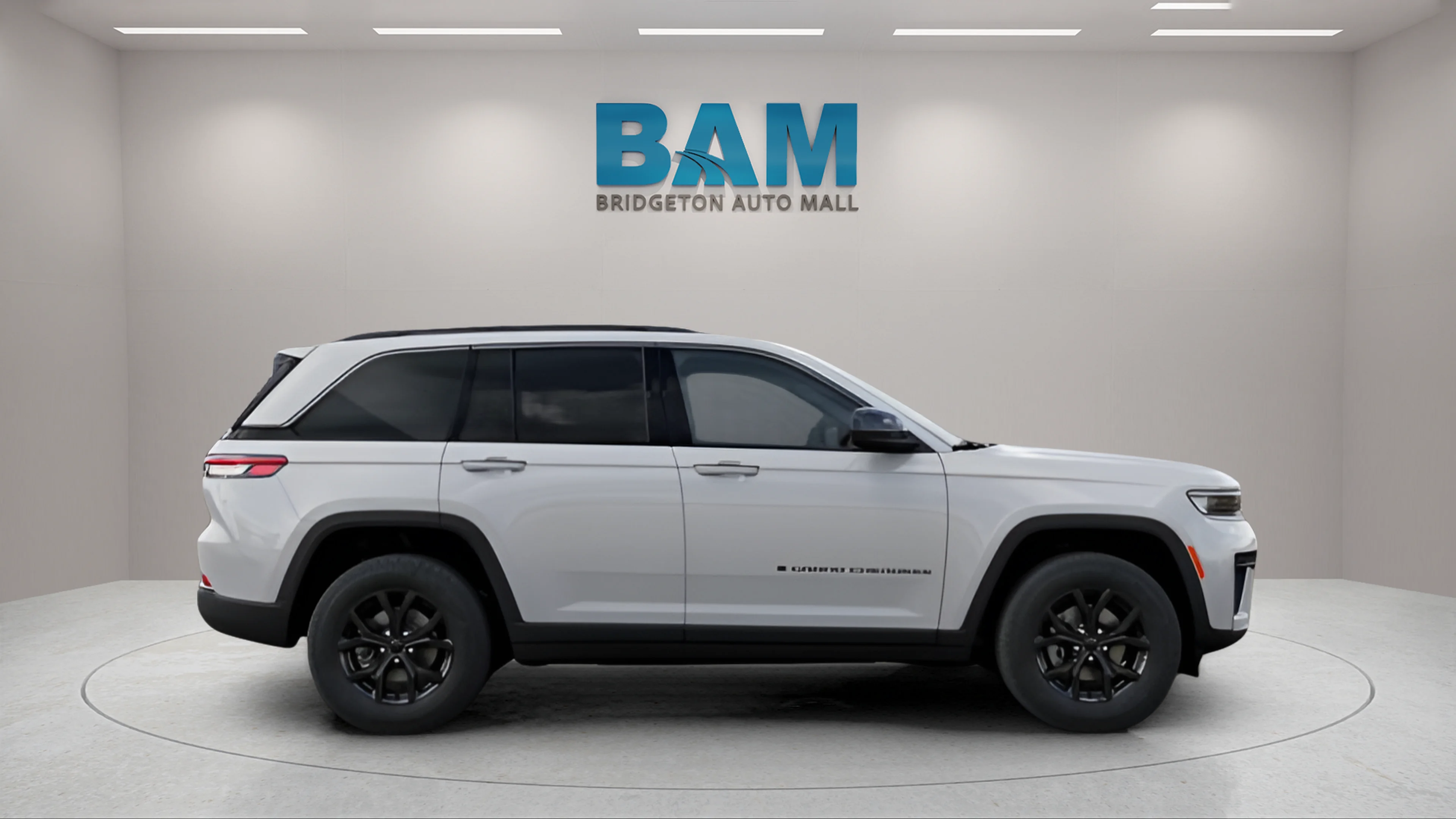 New 2026 Bright White Clearcoat Jeep Laredo Altitude image 5