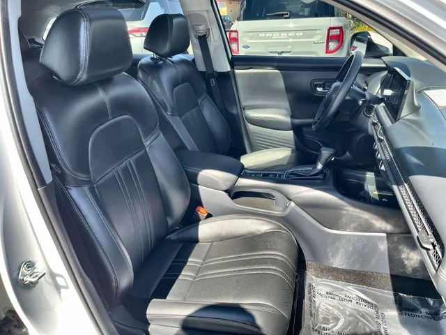 Used 2025 White Honda EX-L image 27