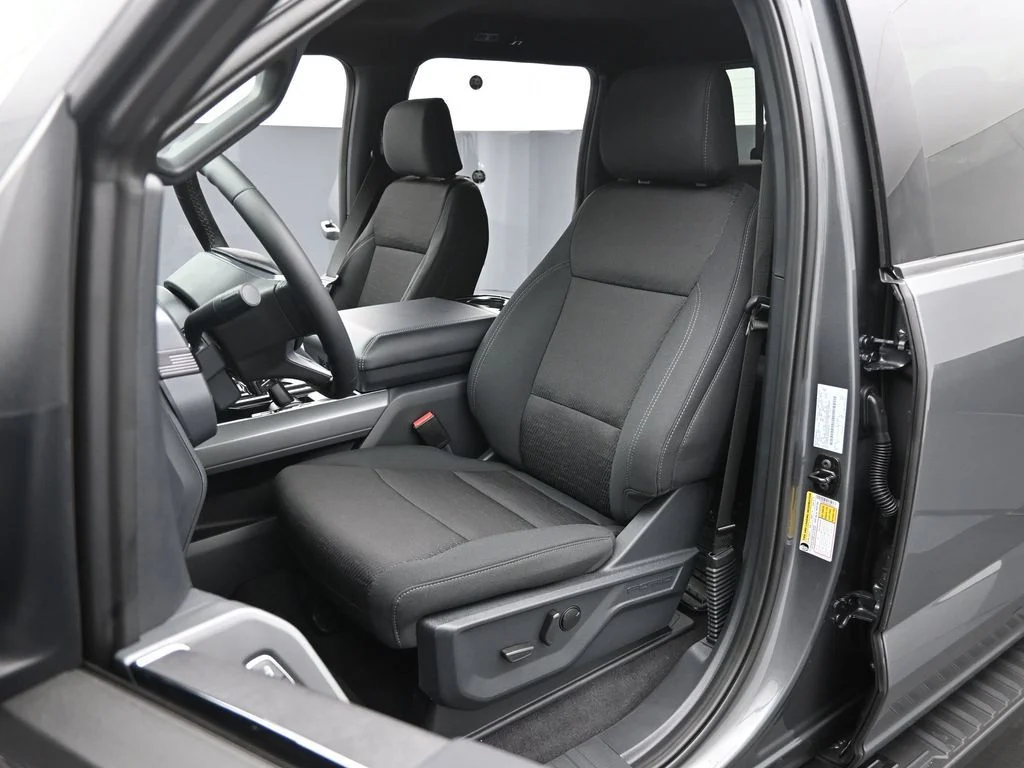 New 2026 Carbonized Gray Metallic Ford XLT image 8
