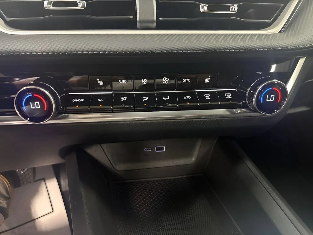 New 2027 Mosaic Black Metallic Chevrolet LT image 21