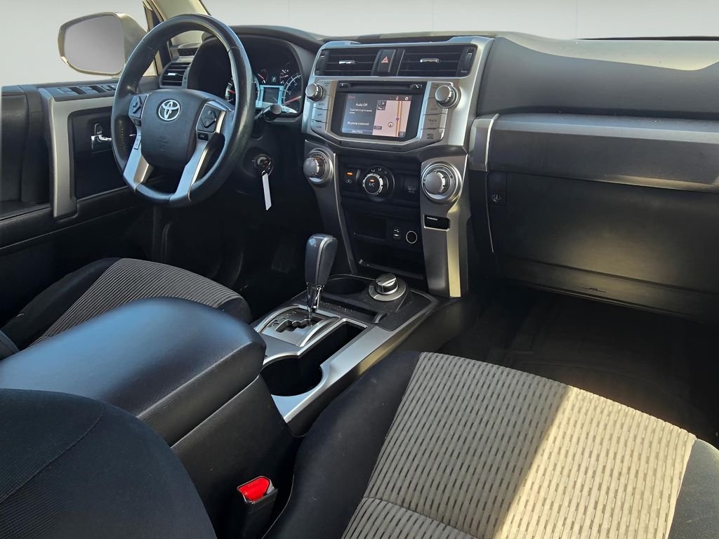 Used 2014 Super White Toyota SR5 image 12