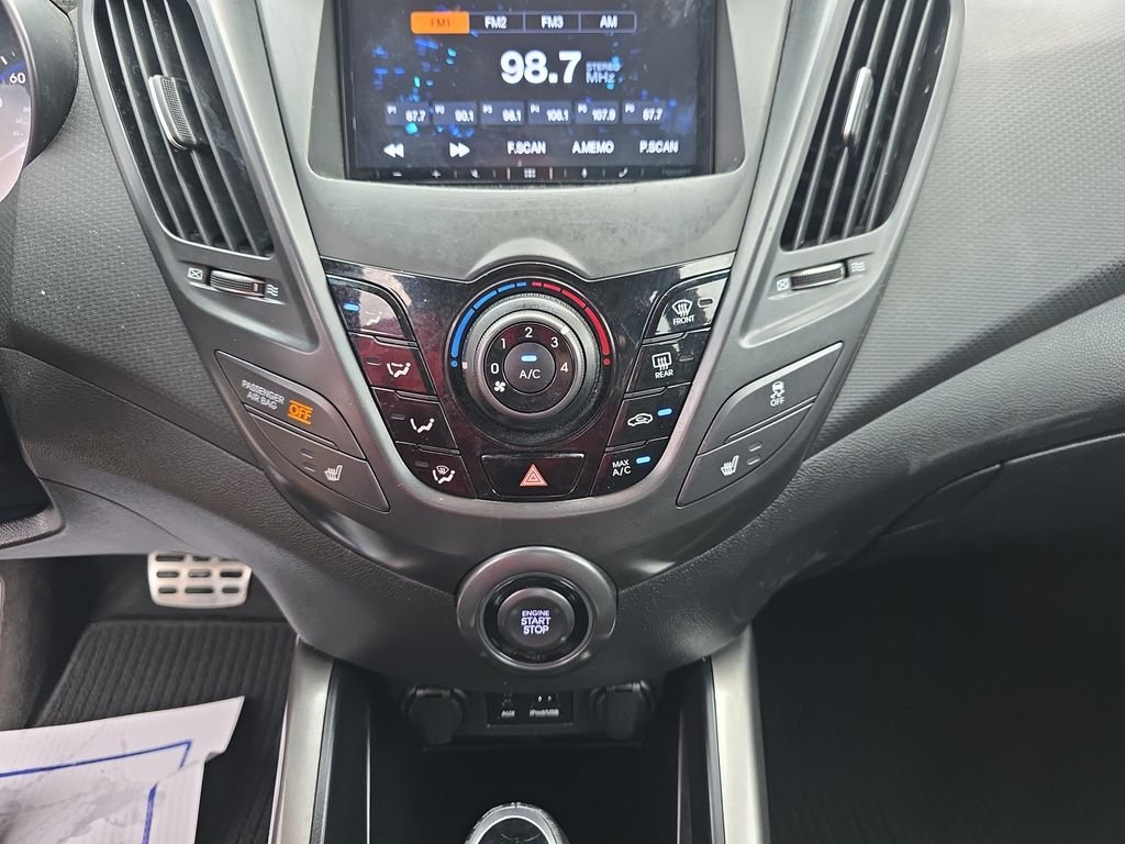 Used 2013 Vitamin C Pearl Hyundai Turbo image 22
