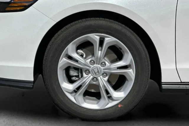New 2026 Platinum White Pearl Honda LX image 32