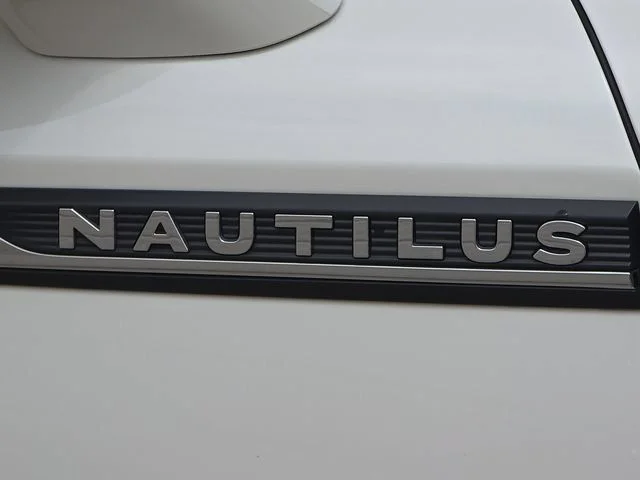 Certified Used 2023 Pristine White Lincoln Reserve image 36